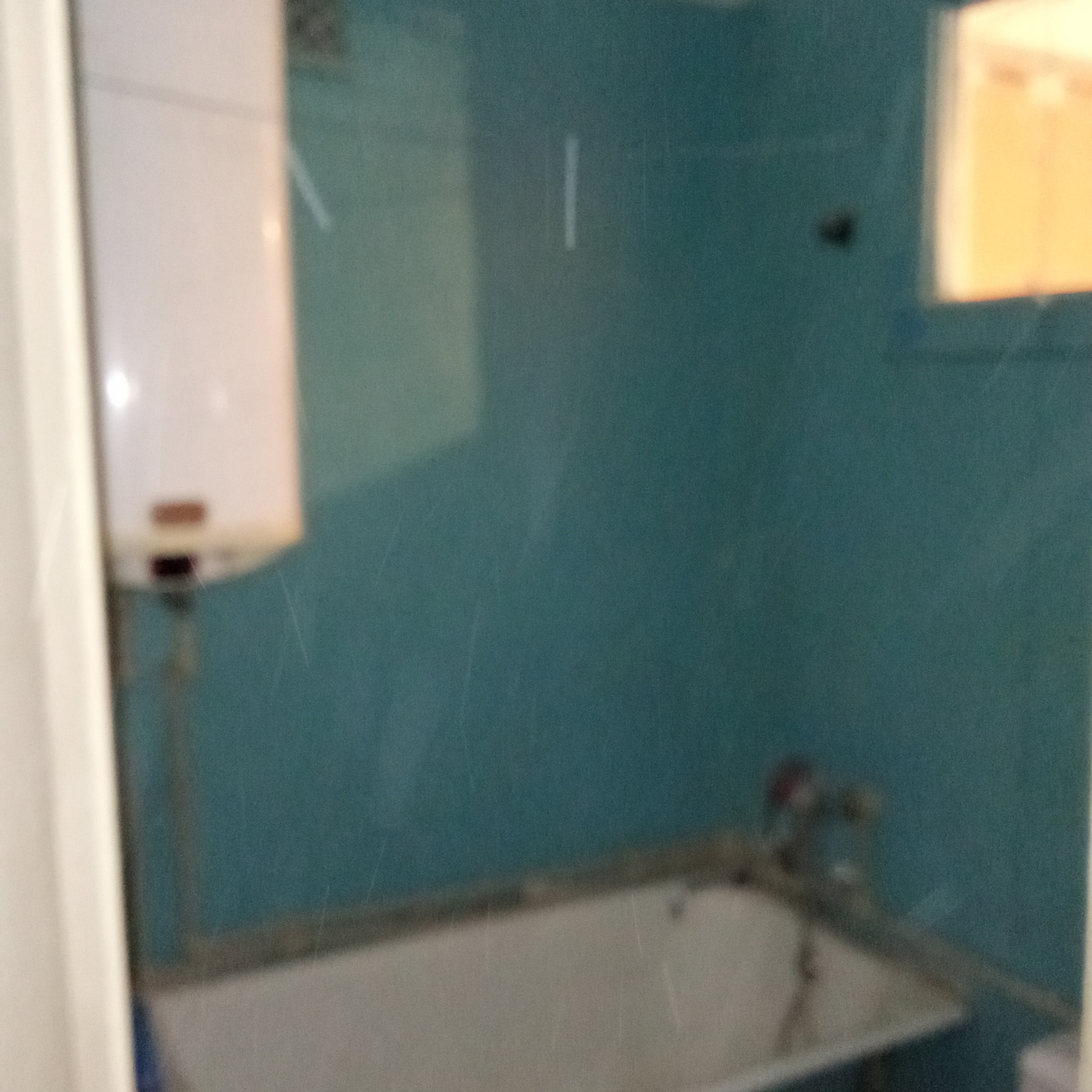 Луганск. Продам 1кк на кв.Гагарина (Октябрьский район) 5/5.Площадью 27 м ².Квартира подготовлена к отделочным работам на ваш вкус. Заменены окна м/п, батареи б/м. Полностью заменена эл.проводка. Установлен стабилизатор напряжения. Бойлер, с/у совмещён. Развитая инфраструктура (д/сад, две школы, рынок,с/маркет...